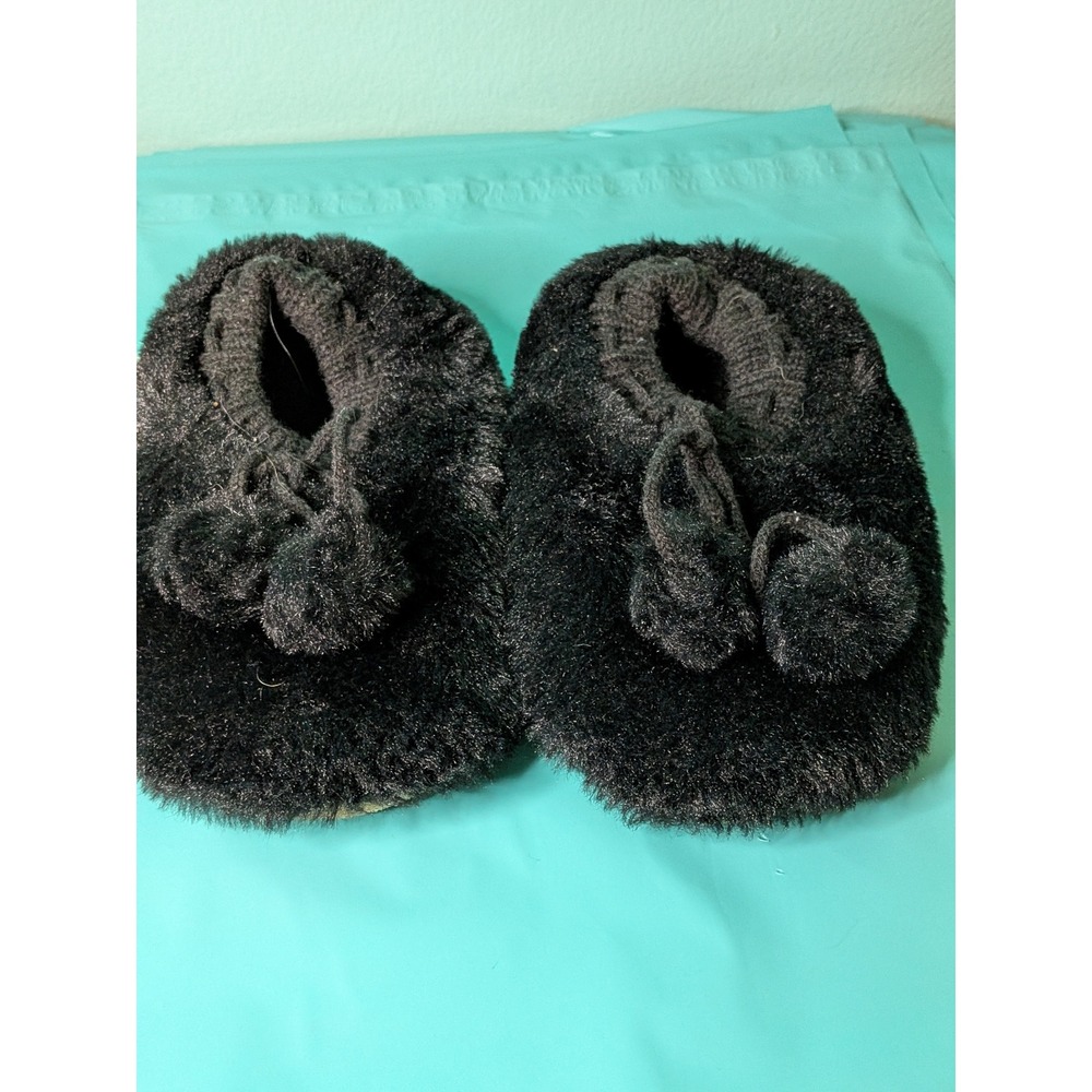 Muk Luks Black Faux Fur Pom Pom Slipper Socks Gripper Sole Cozy Loungewear